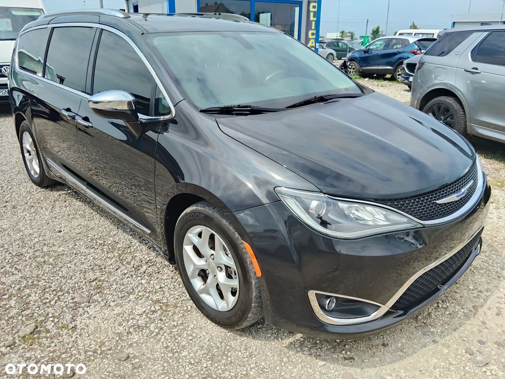 Chrysler Pacifica - 3
