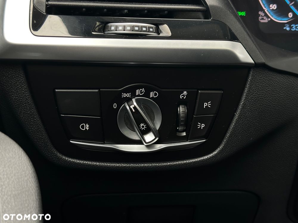 BMW iX3 - 27