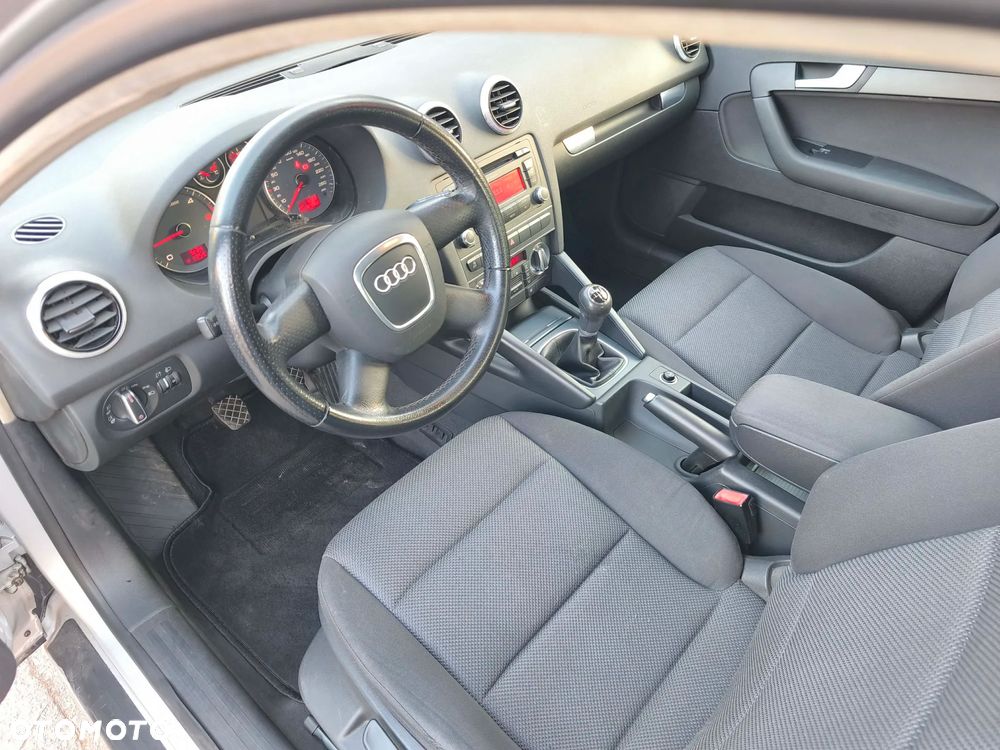 Audi A3 Sportback 1.6 TDI DPF Ambition - 6