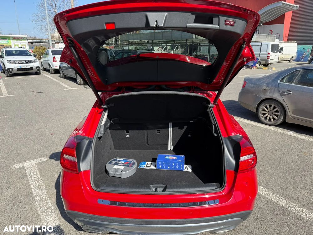 Mercedes-Benz GLA - 10