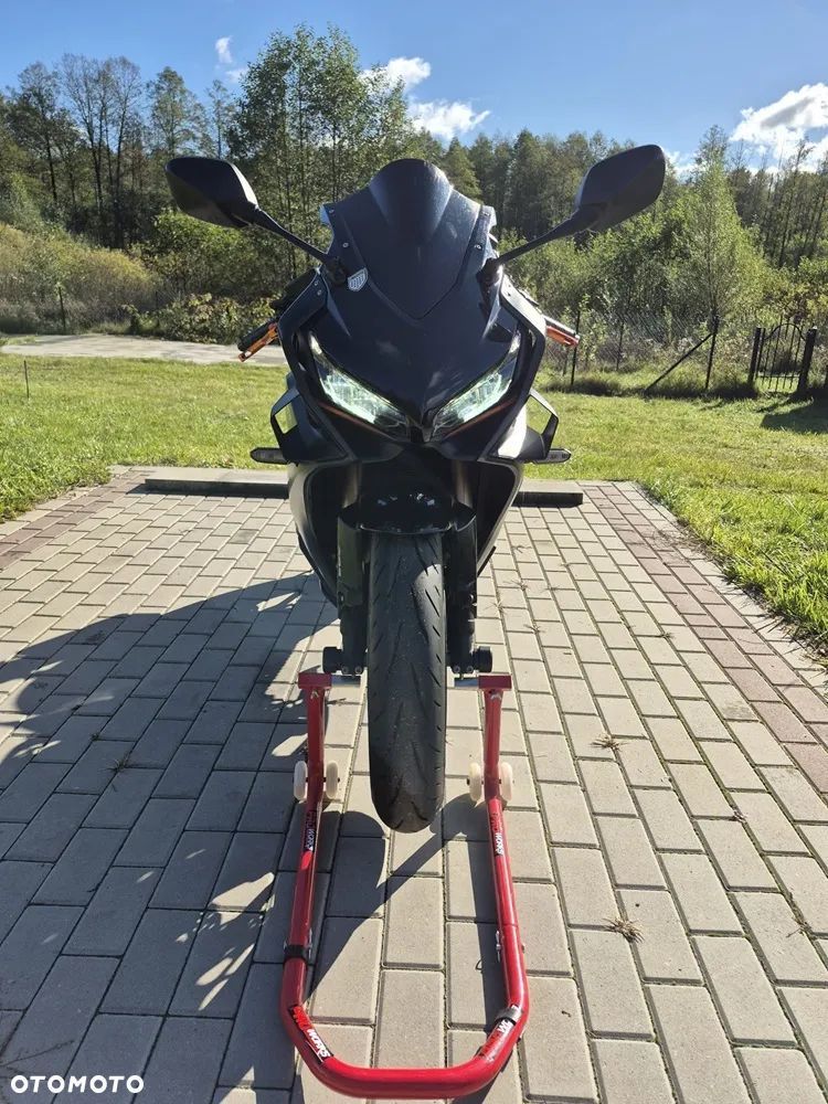 Honda CBR - 1