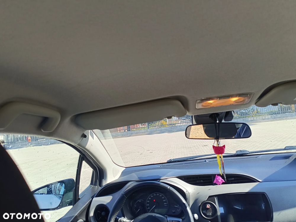 Toyota Yaris - 19