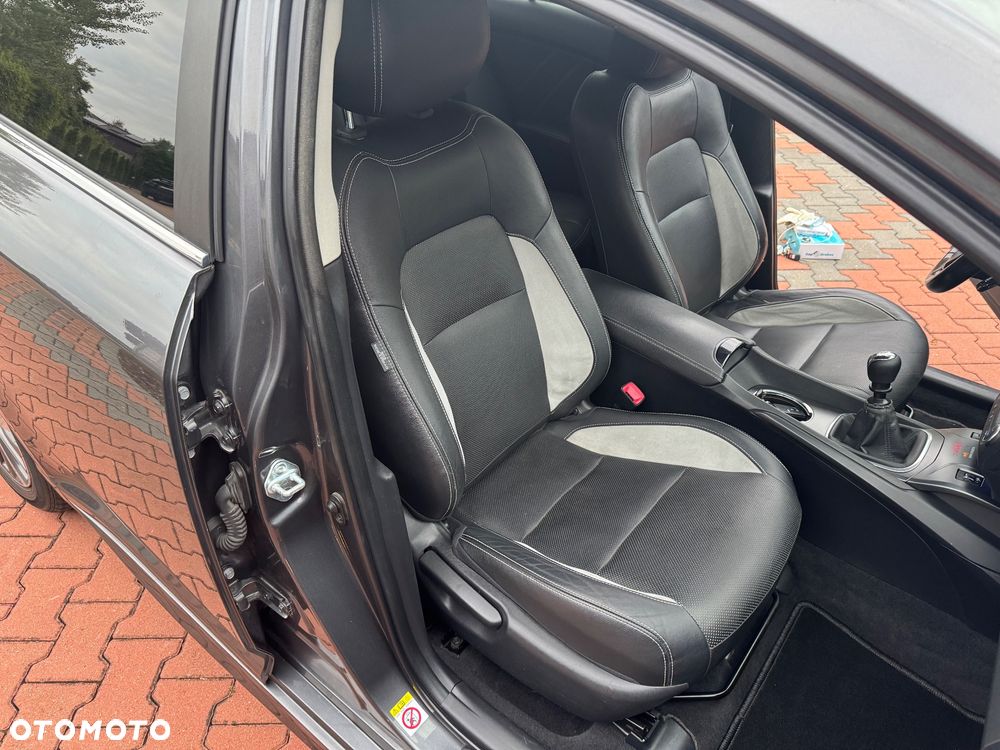 Toyota Avensis 2.0 D-4D Prestige - 11