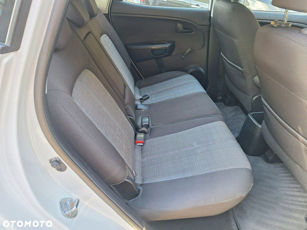 Kia Venga 1.4 CVVT Edition 7 - 17