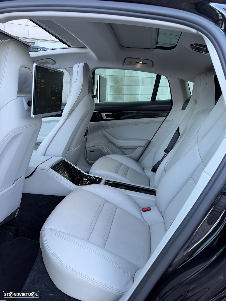 Porsche Panamera - 15