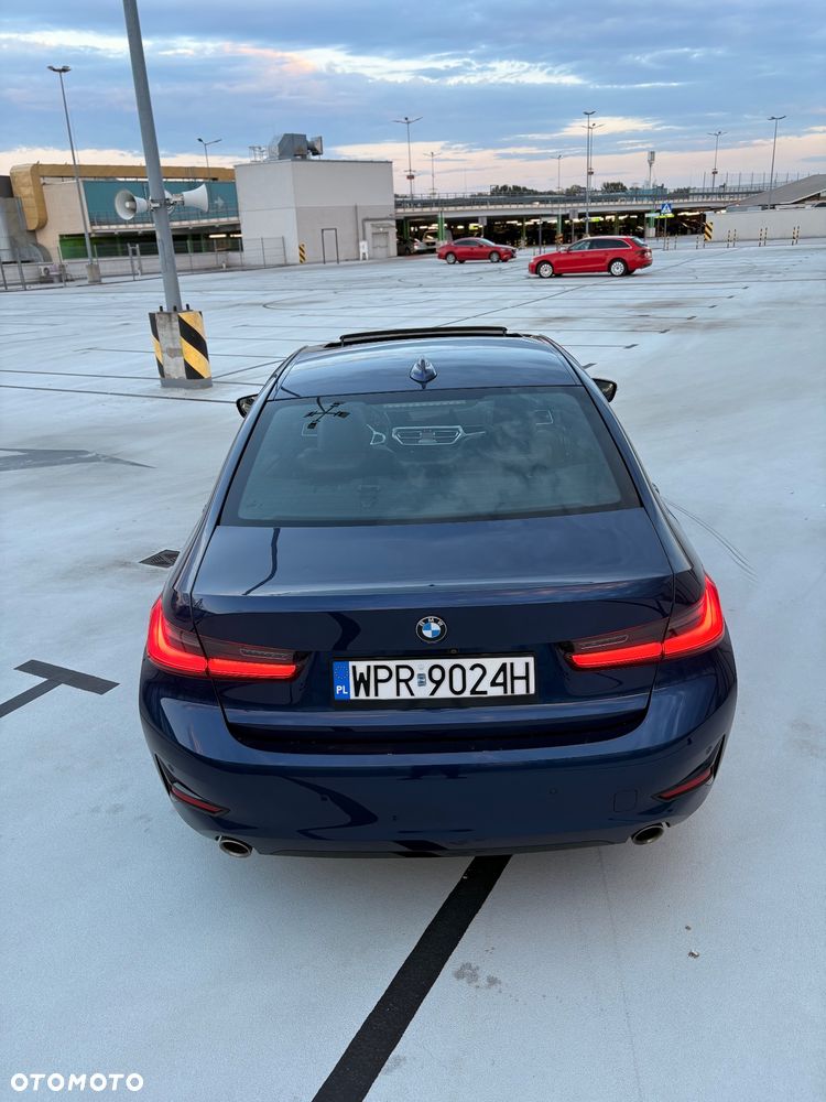BMW Seria 3 330i - 7