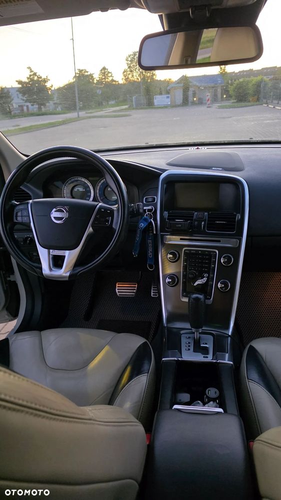 Volvo XC 60 T6 AWD R-Design Summum - 8