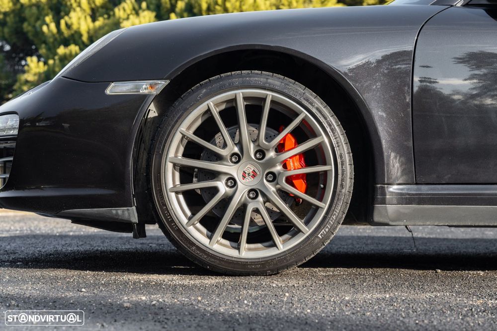 Porsche 911 Série F - 8