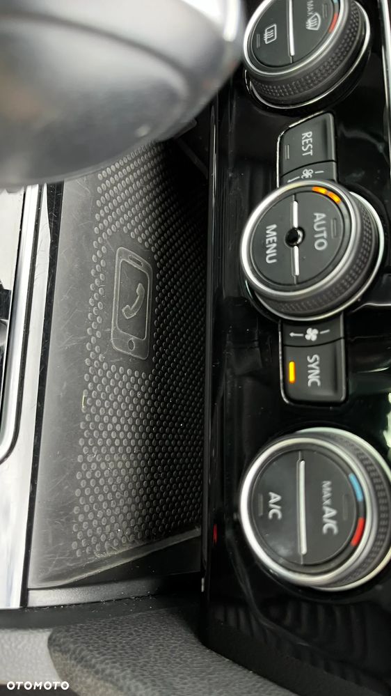 Volkswagen Passat Variant 1.5 TSI EVO Elegance DSG - 17