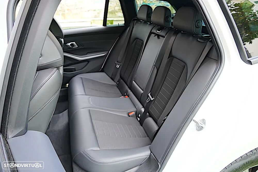 BMW 320 e Touring Corporate Edition Auto - 21