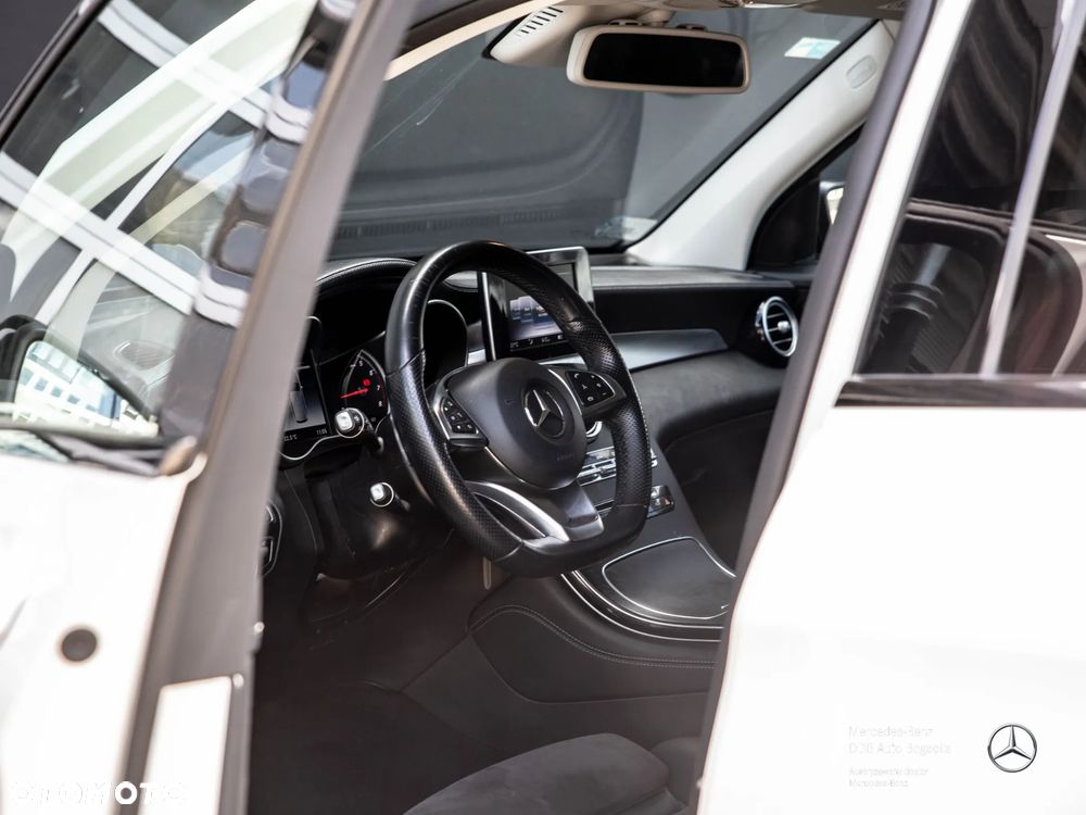 Mercedes-Benz GLC - 33