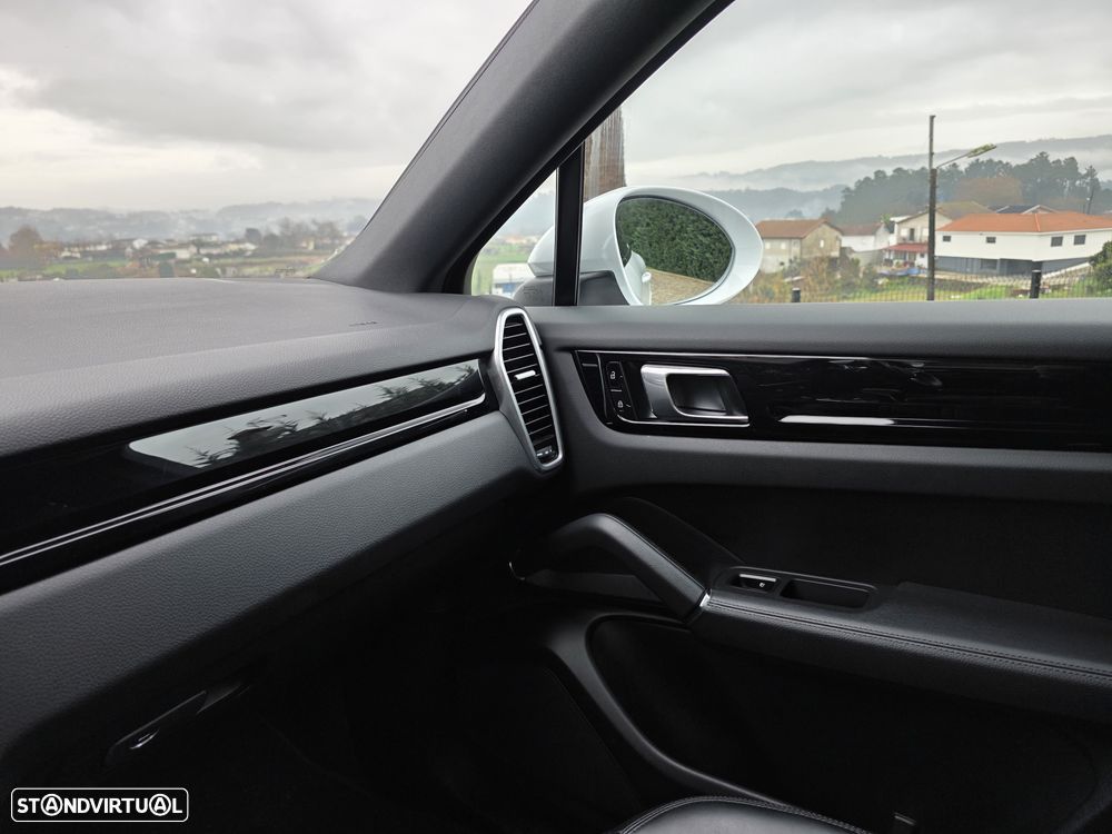 Porsche Cayenne Coupé E-Hybrid Tiptronic S - 36