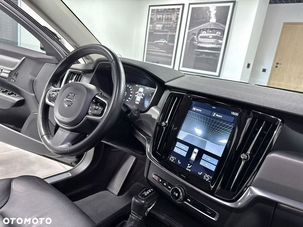 Volvo V90 D4 Geartronic Momentum Pro - 40