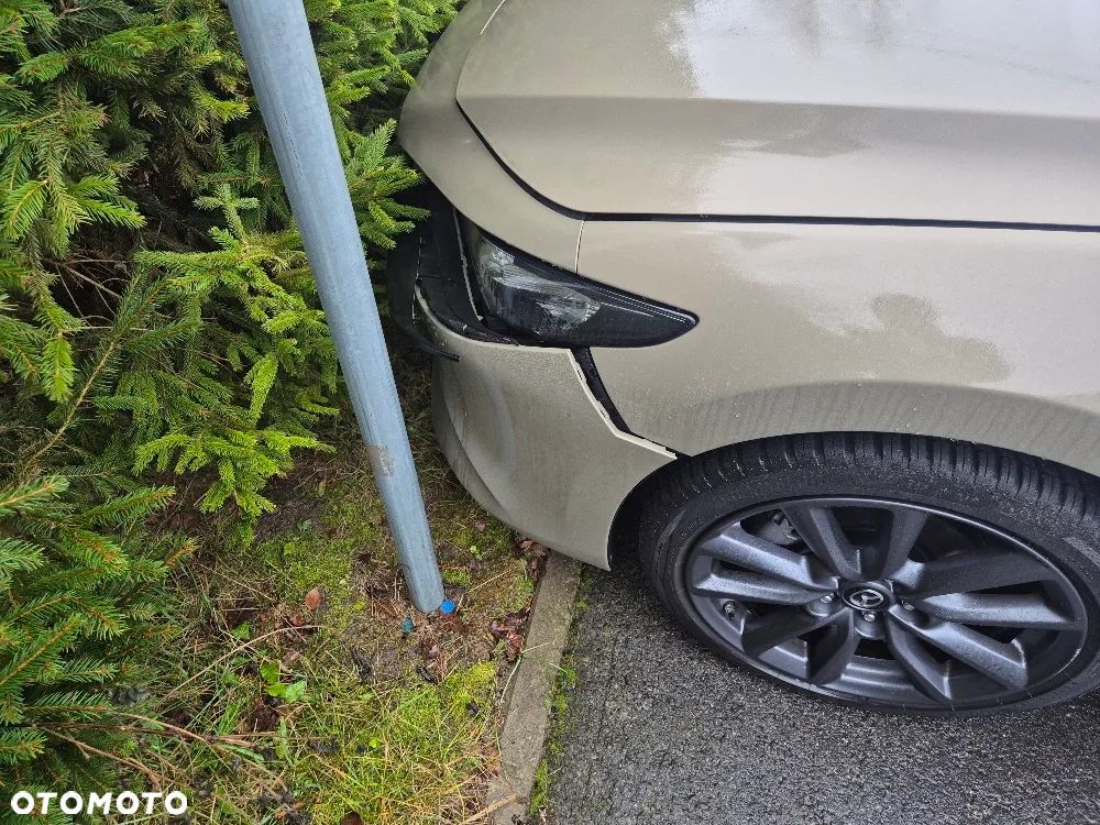 Mazda 3 e-SKYACTIV-G 140 M HYBRID EXCLUSIVE-LINE - 8