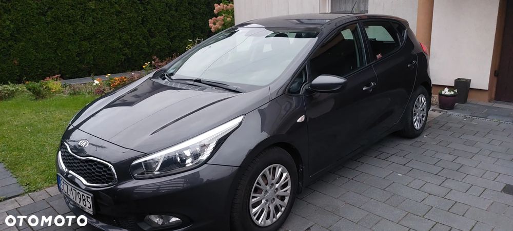Kia Ceed - 12