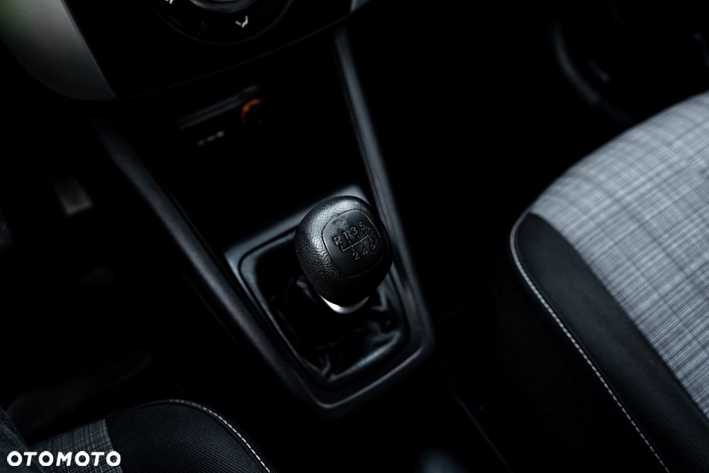 Kia Venga 1.6 CVVT Vision - 33