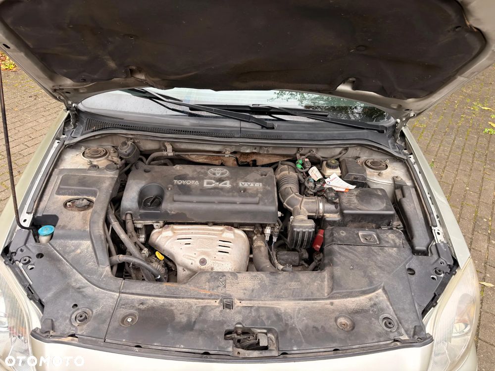 Toyota Avensis - 37