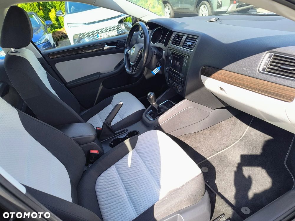 Volkswagen Jetta 1.4 TSI BMT Comfortline - 12