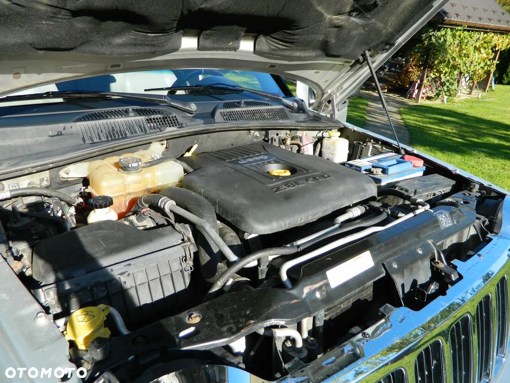Jeep Cherokee - 25