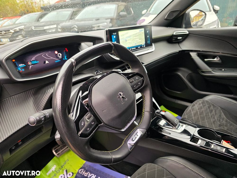 Peugeot 2008 PureTech 155 EAT8 GT - 26
