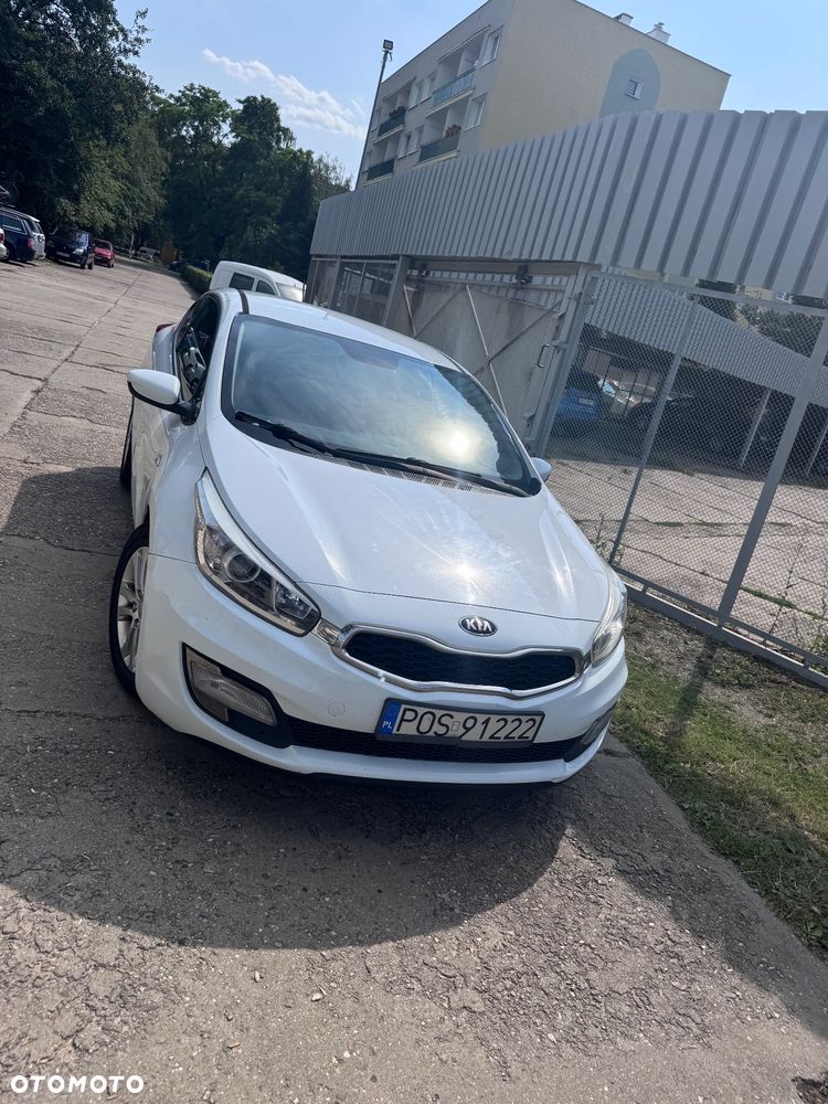 Kia Ceed - 11