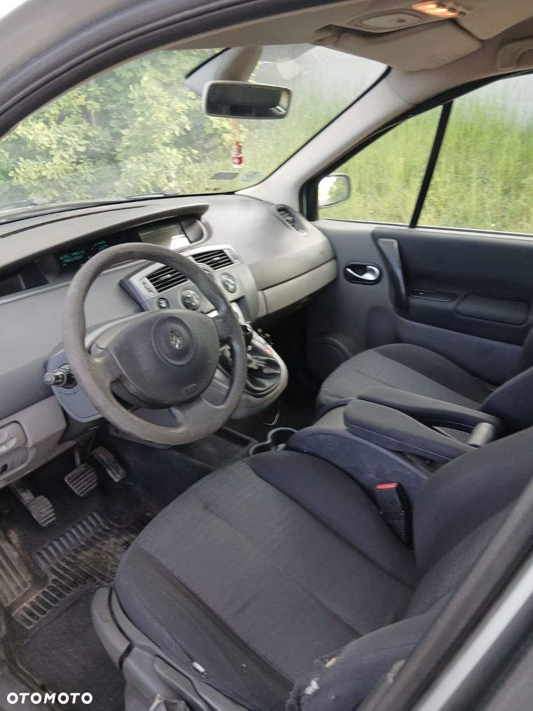 Renault Scenic 1.9 dCi Emotion - 9