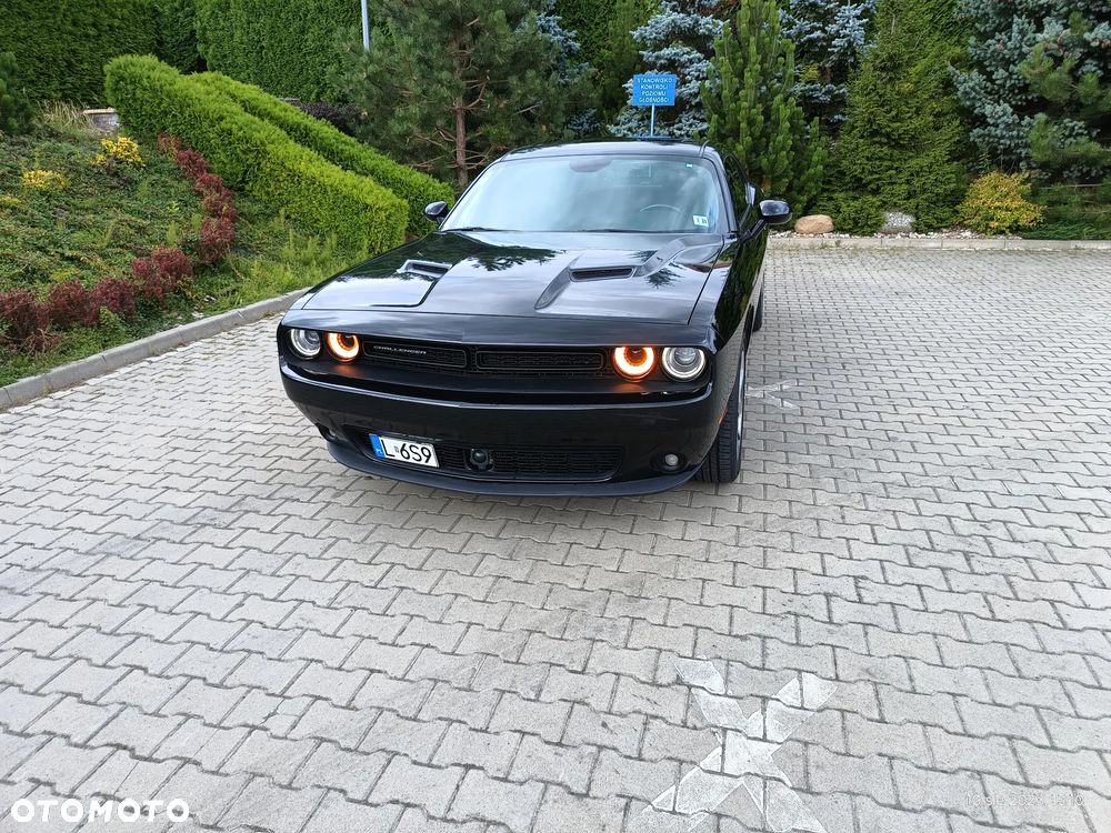 Dodge Challenger - 11