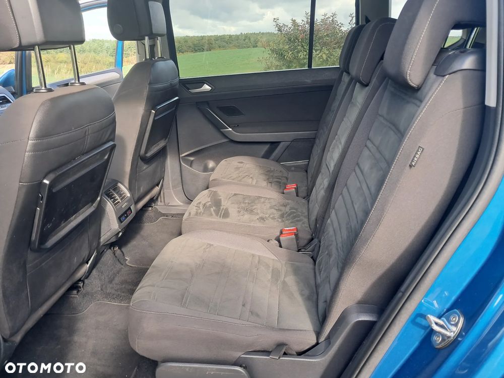 Volkswagen Touran 1.6 TDI SCR DSG IQ.DRIVE - 11