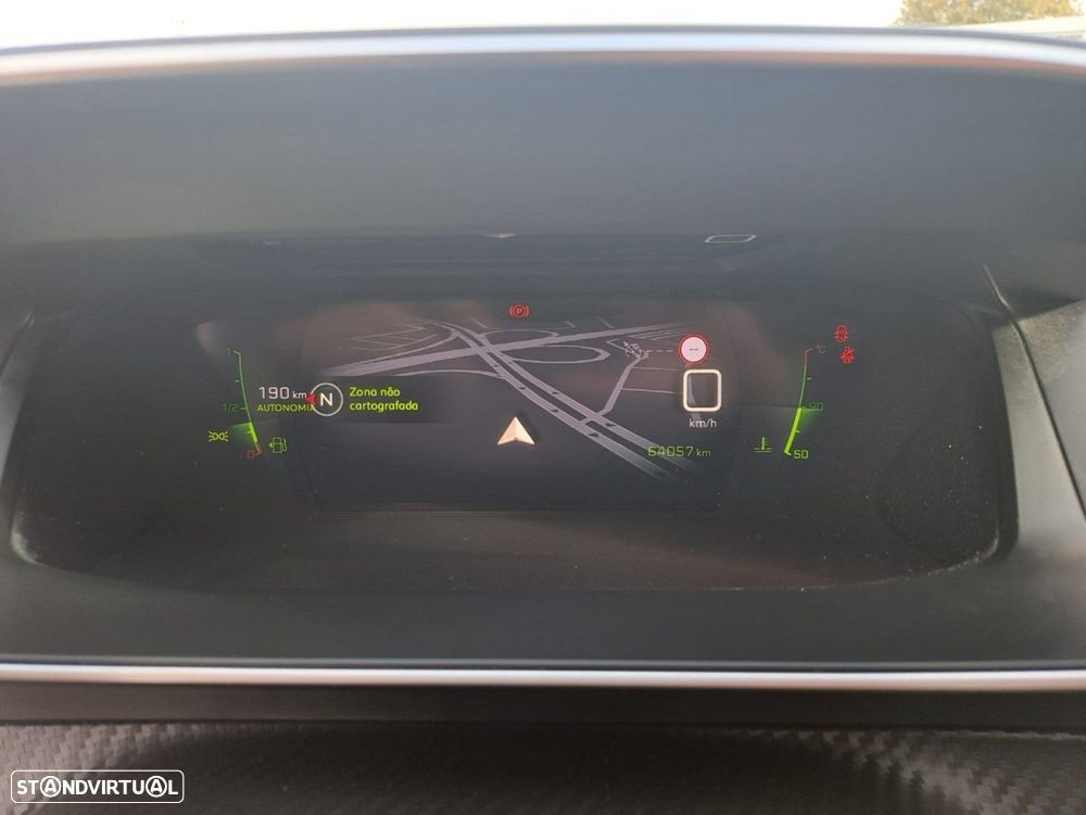 Peugeot 2008 PureTech 130 EAT8 GT - 16