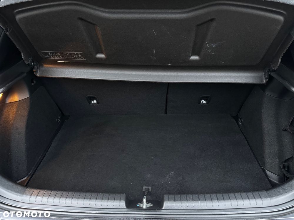 Hyundai i20 blue 1.2 Classic - 10