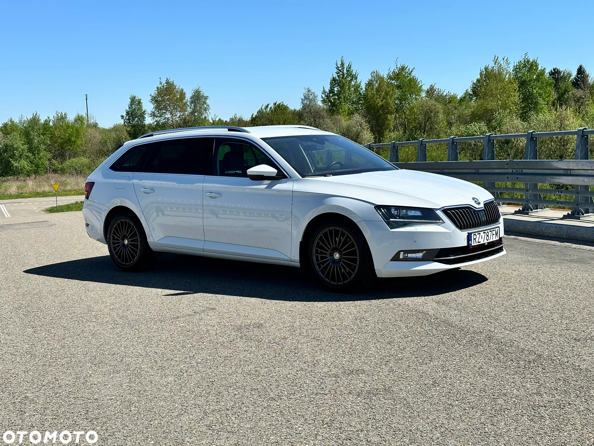 Skoda Superb 2.0 TDI 4x4 L&K DSG - 3