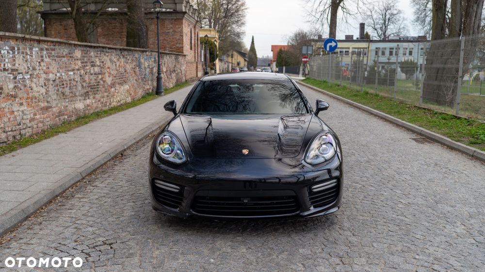 Porsche Panamera Turbo Executive - 3