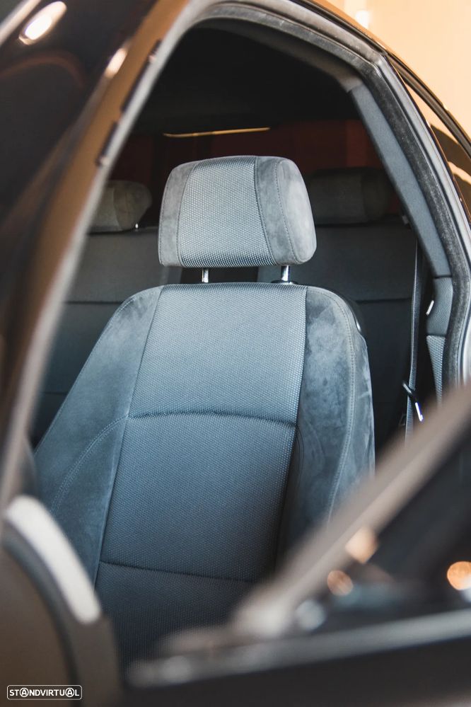 BMW 320 d Coupe Edição M - 12