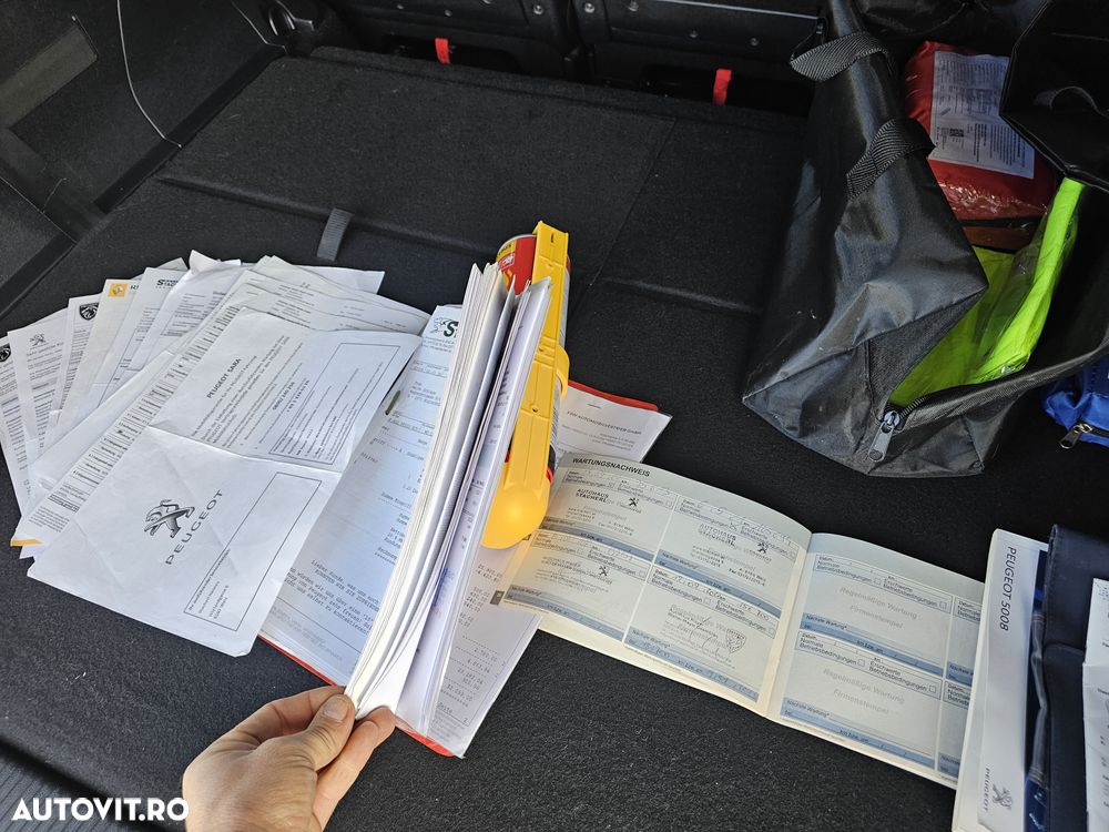 Peugeot 5008 PureTech 130 Stop & Start Allure Business-Paket - 19