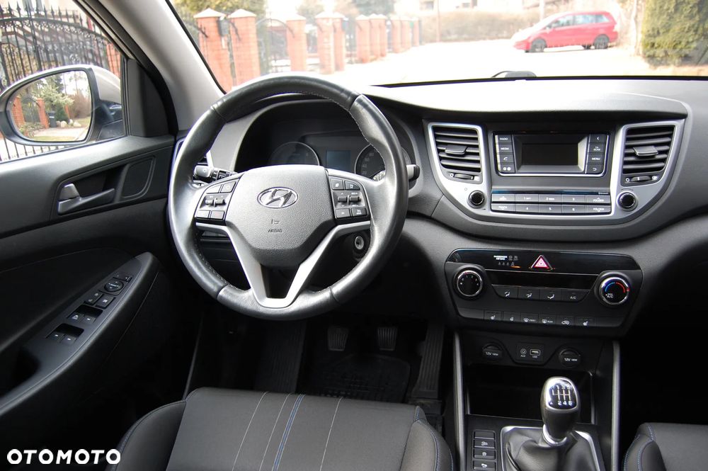 Hyundai Tucson blue 1.7 CRDi 2WD Intro Edition - 21