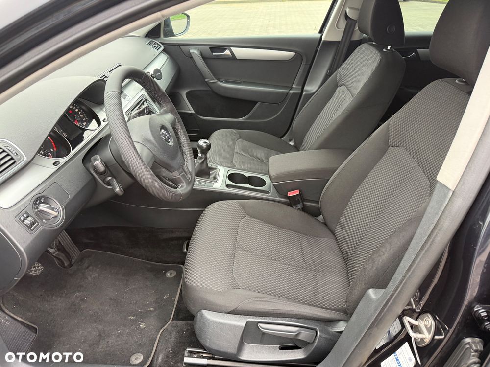 Volkswagen Passat 2.0 Blue TDI SCR Comfortline - 22