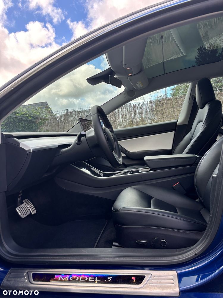 Tesla Model 3 - 13