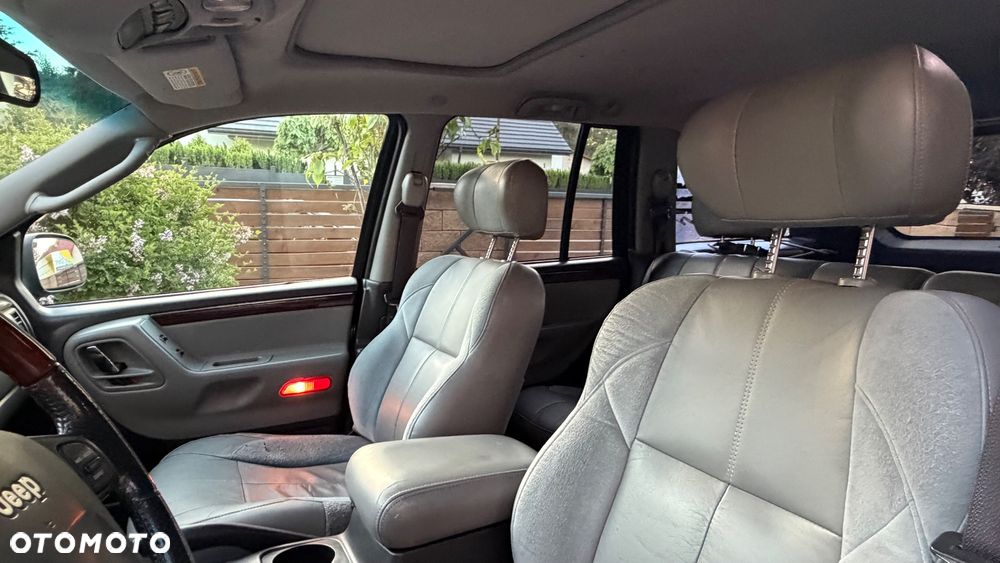 Jeep Grand Cherokee - 15