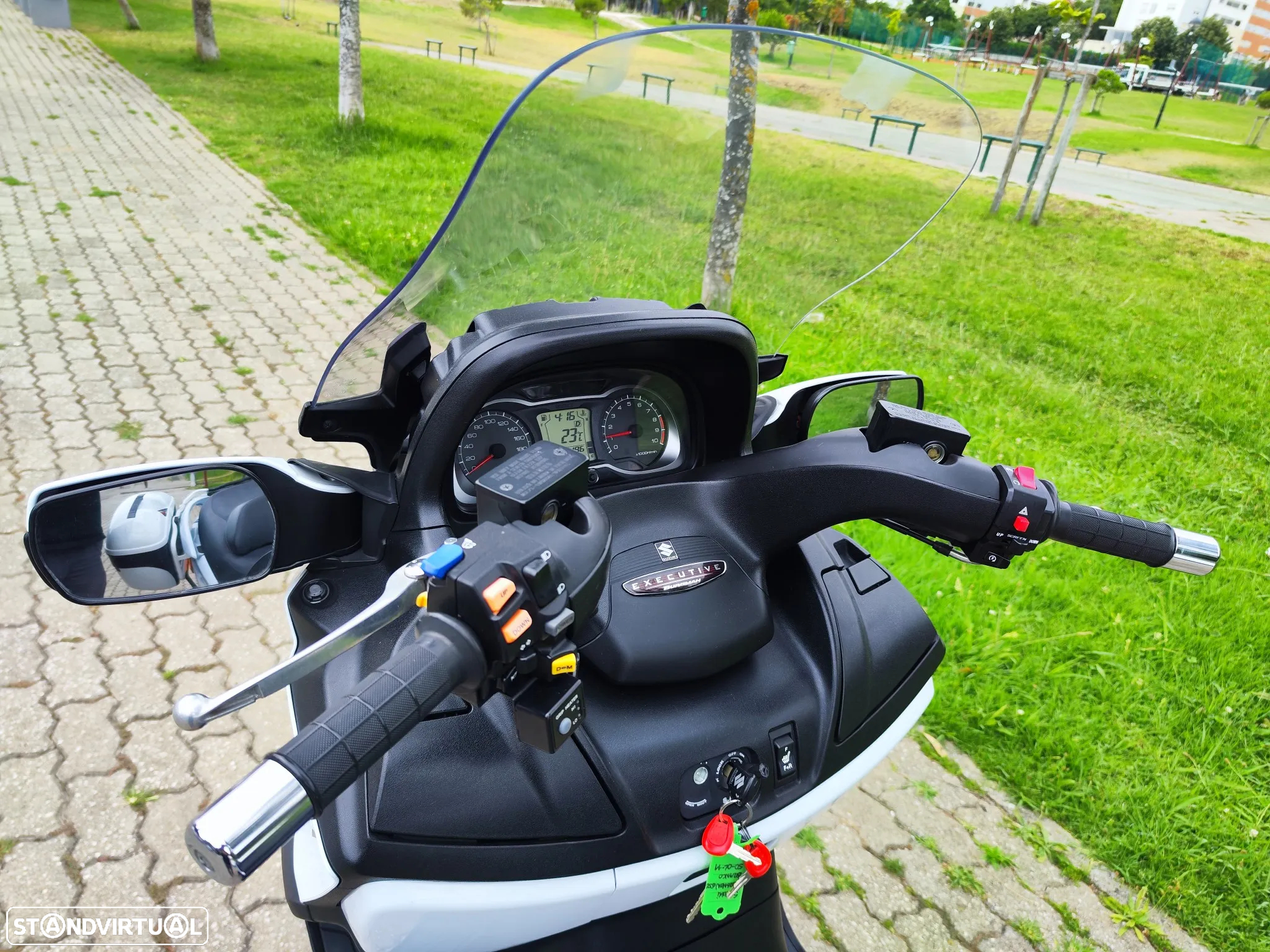 Suzuki Burgman 650 Executive Abs - 12
