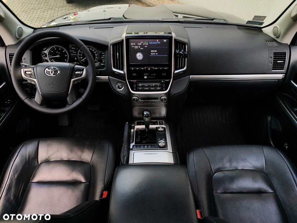 Toyota Land Cruiser - 10