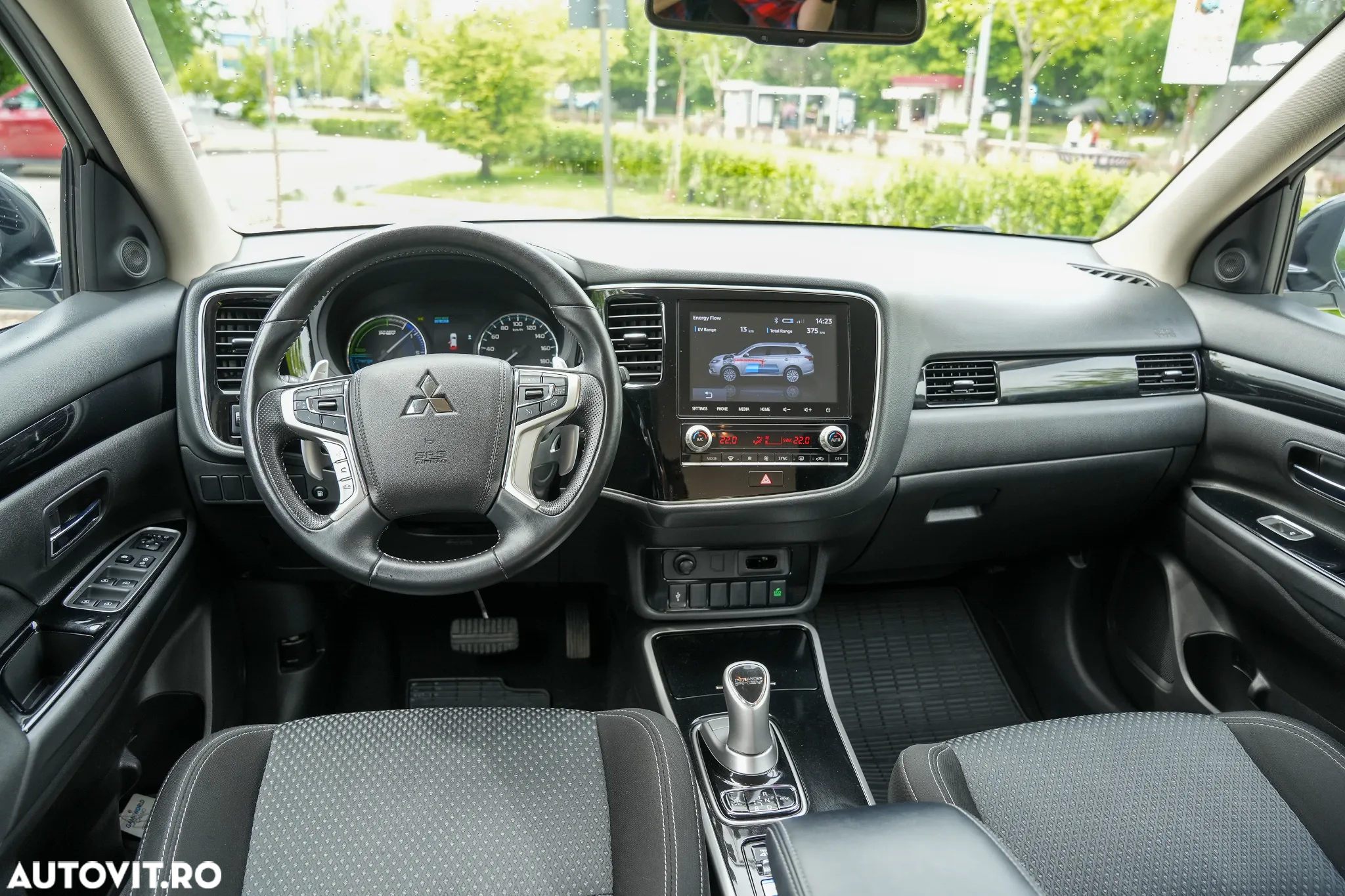 Mitsubishi Outlander PHEV 2.4 L 4X4 Invite - 6