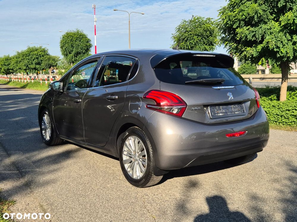 Peugeot 208 1.6 BlueHDi Allure S&S - 15