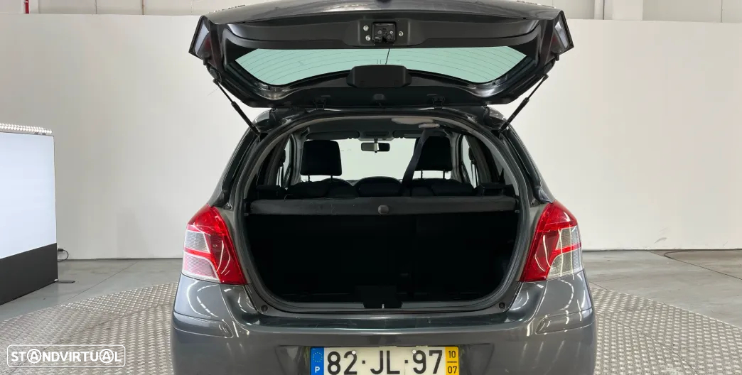 Toyota Yaris 1.0 VVT-i AC Manual - 8