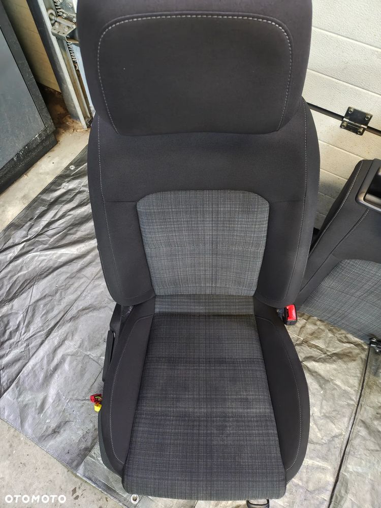 VW Passat B8 LIFT  fotele kanapa masaż super stan Mały Przebieg - 5