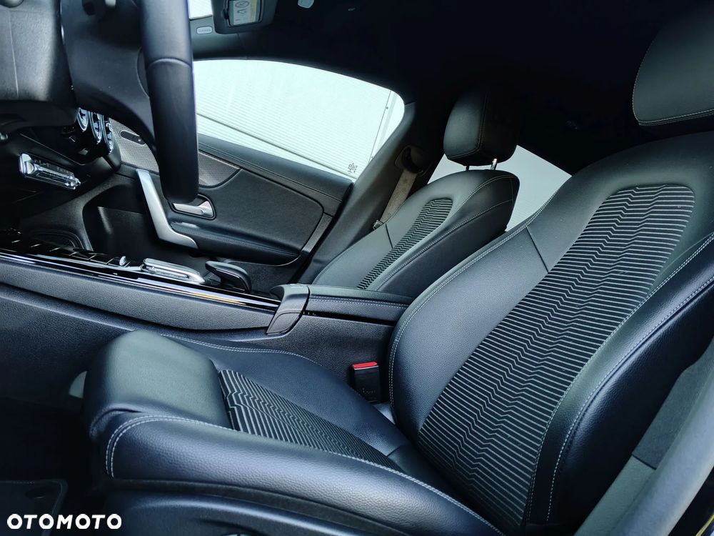Mercedes-Benz CLA 200 7G-DCT Edition 2022 - 17