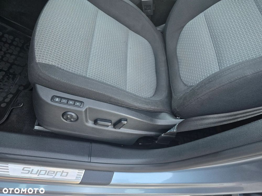 Skoda Superb 2.0 TDI Elegance DSG - 12