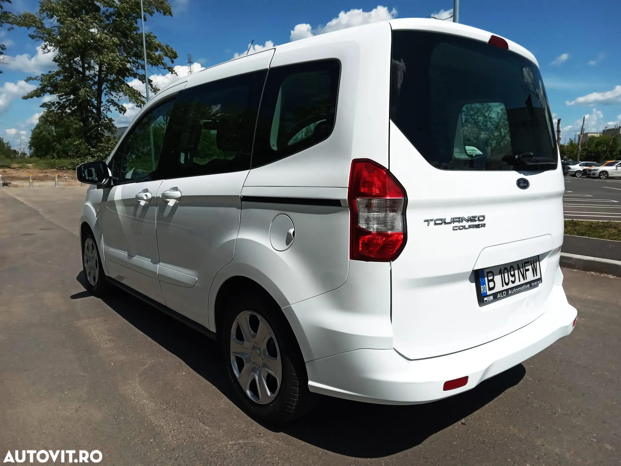 Ford Tourneo Courier 1.5 TDCi Trend - 5