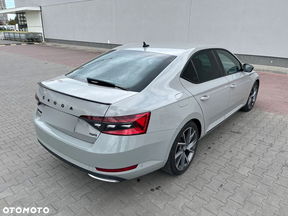 Skoda Superb 2.0 TDI SCR 4x4 Sportline DSG - 11