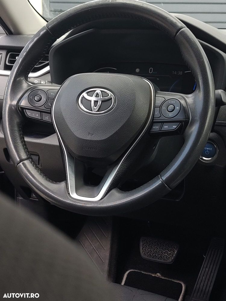 Toyota RAV4 - 6