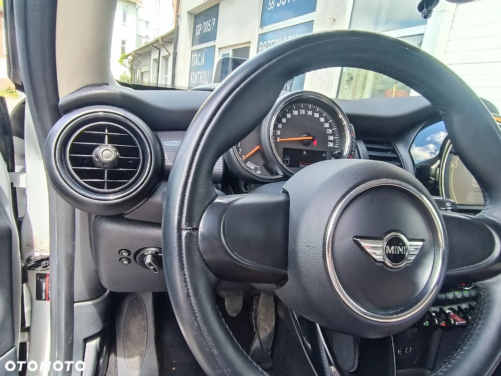 MINI Cooper Standard - 18